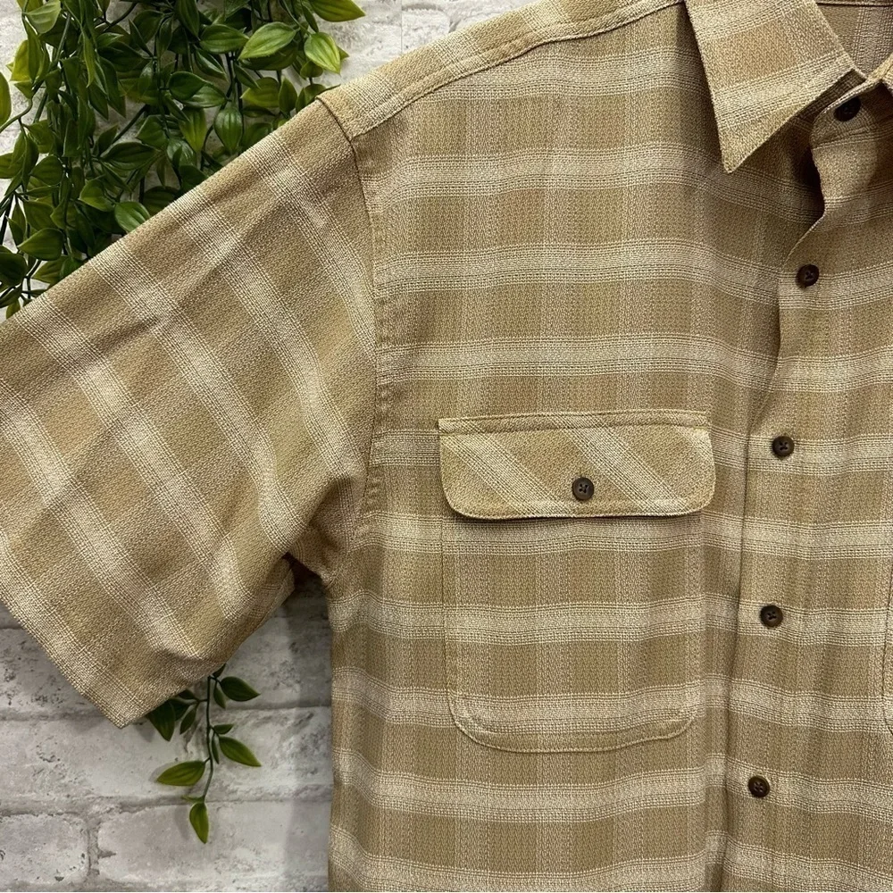 The North Face button down shirt men’s size medium‎ green checkered short sleeve